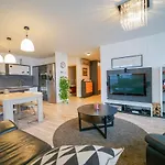 Daire Slavic Spacious By Chors Bratislava