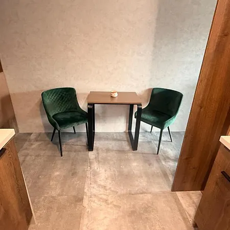 Slavic Spacious By Chors דירה