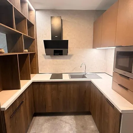 Slavic Spacious By Chors דירה ברטיסלאבה