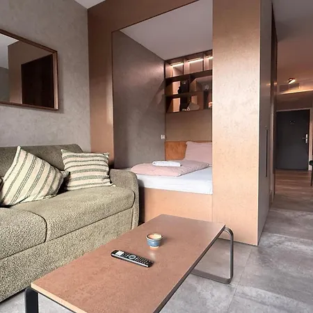 Slavic Spacious By Chors דירה *