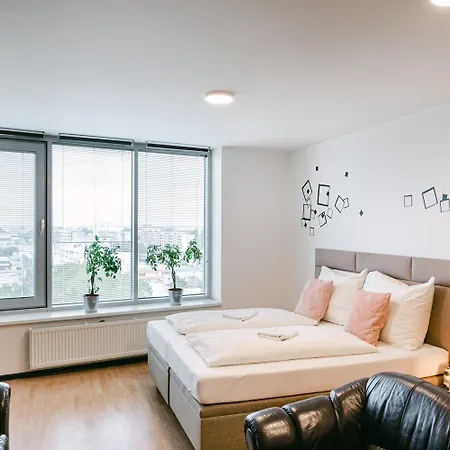 Slavic Spacious By Chors Братислава