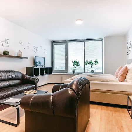 Slavic Spacious By Chors * ברטיסלאבה