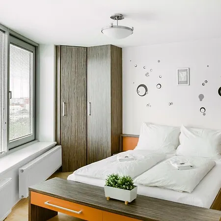 Daire Slavic Spacious By Chors *
