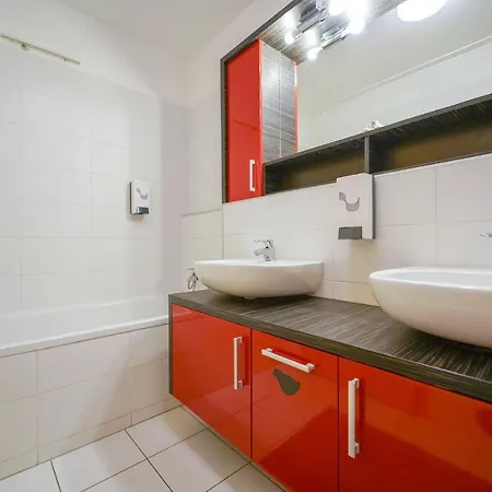 Slavic Spacious By Chors Apartamento